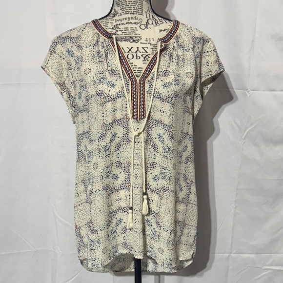 Daniel Rainn Tops - Daniel Rainn Ivory Blouse with Navy and Scarlet Details
